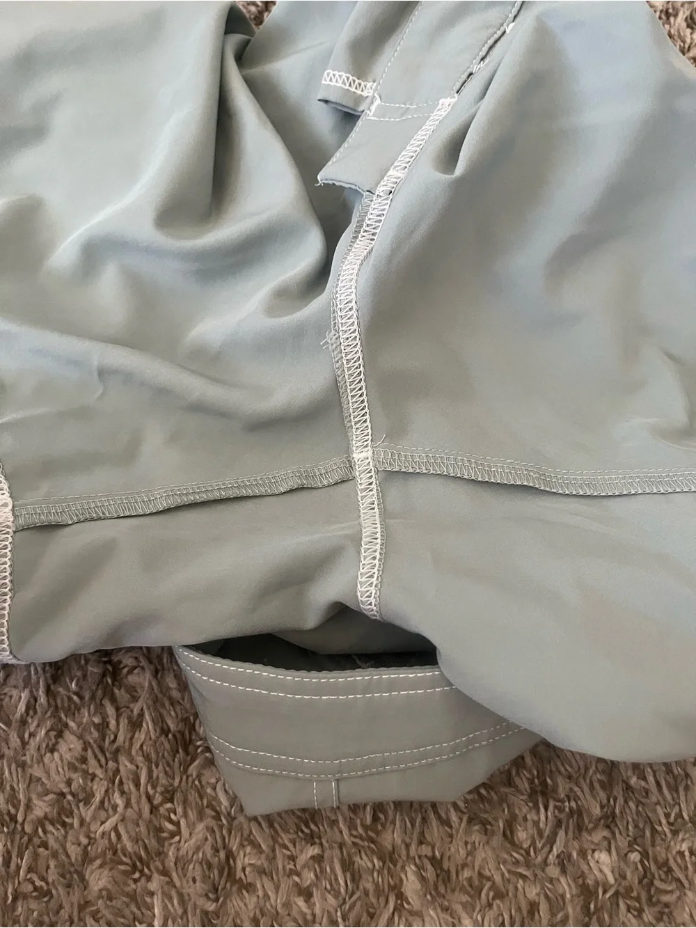 Vuori Puerto Swim Board Shorts in Green with White Side Stripes Men's Size 36